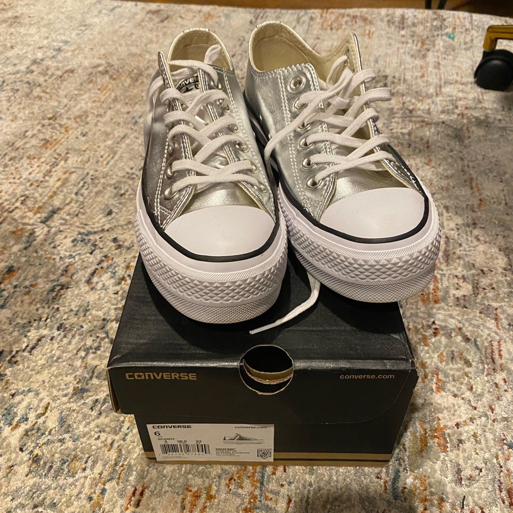 Converse Chuck Taylor Platform / Silver 6w